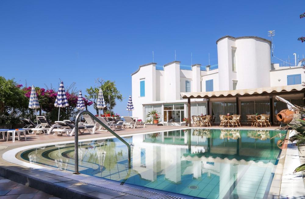 Hotel Loreley Serrara Fontana Kültér fotó